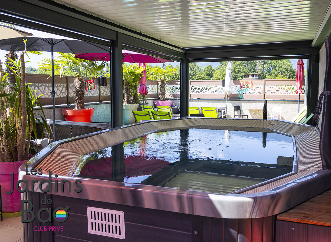 Nouveau jacuzzi 14 places